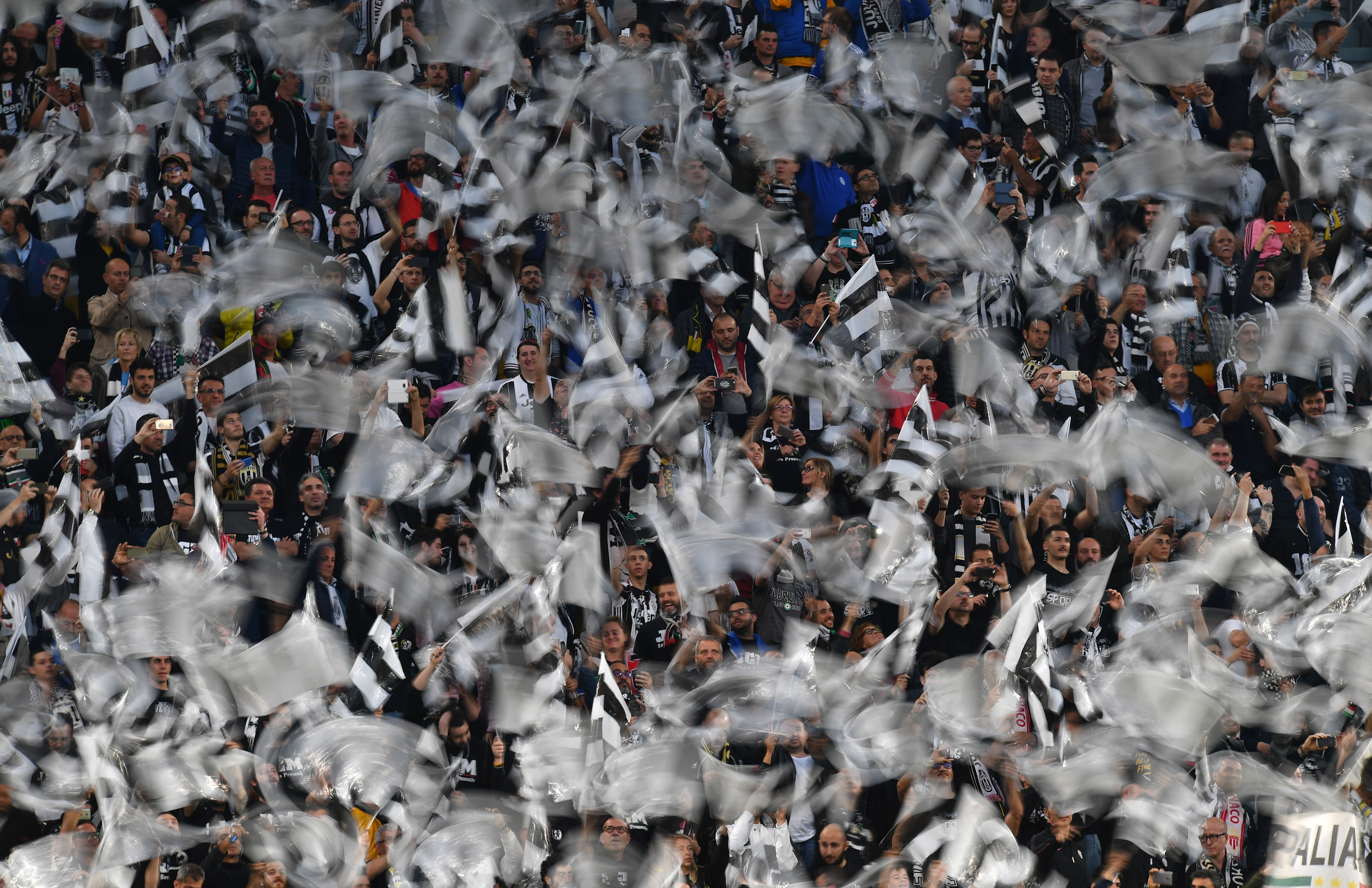 Juventus en Période de Tourmente : Analyse de la Saison 2020/2021 à Travers les Yeux des Fans