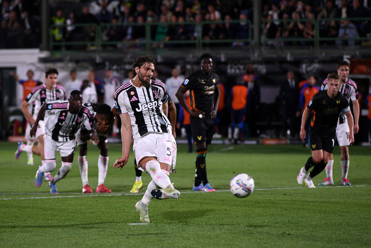 Juventus Assure sa Qualification en Ligue des Champions avec une Victoire Époustouflante contre Venezia