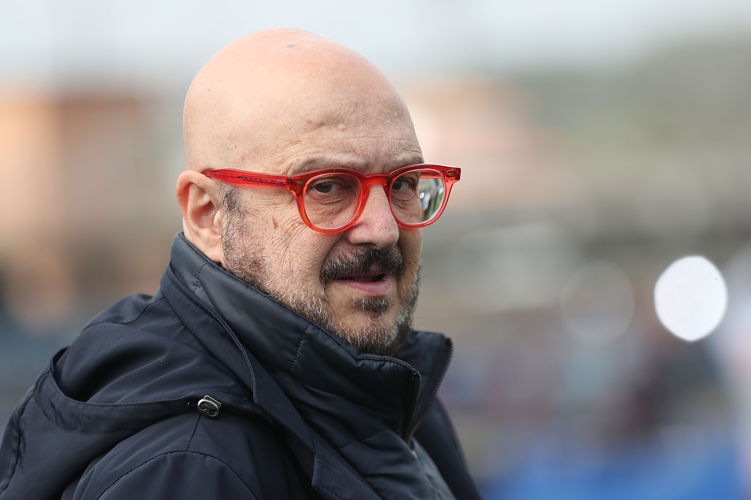 Vlahovic-Juventus : Les Négociations Cruciales pour l'Avenir de l'Attaquant Serbe