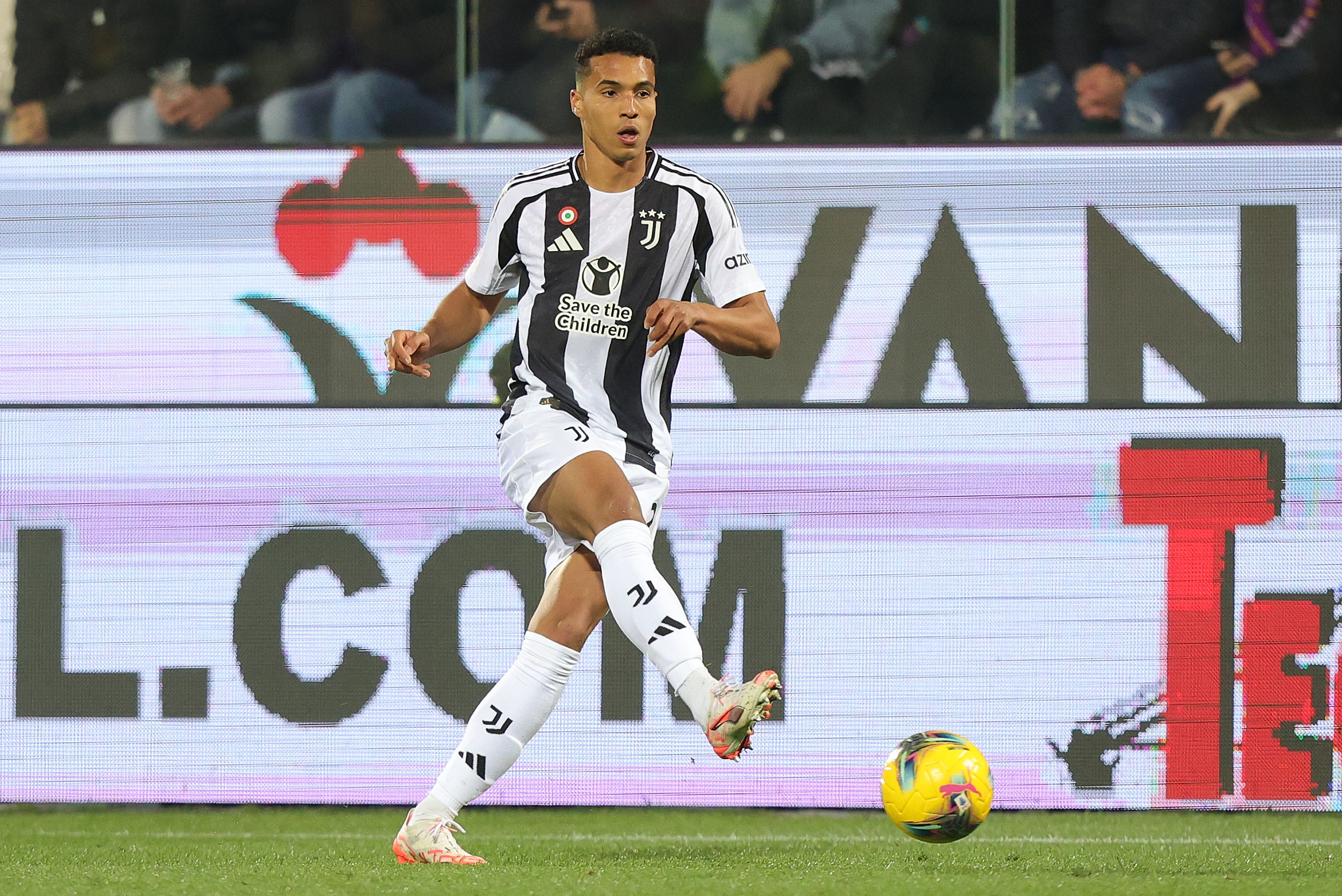 Double Transfert Éblouissant : Juventus et FC Porto Échangent Joao Mario et Alberto Costa